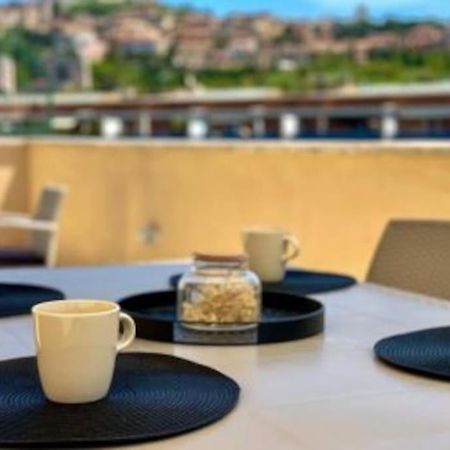 Apartamento Exclusive Penthouse With 60 M2 Panoramic Terrace Perugia Exterior foto