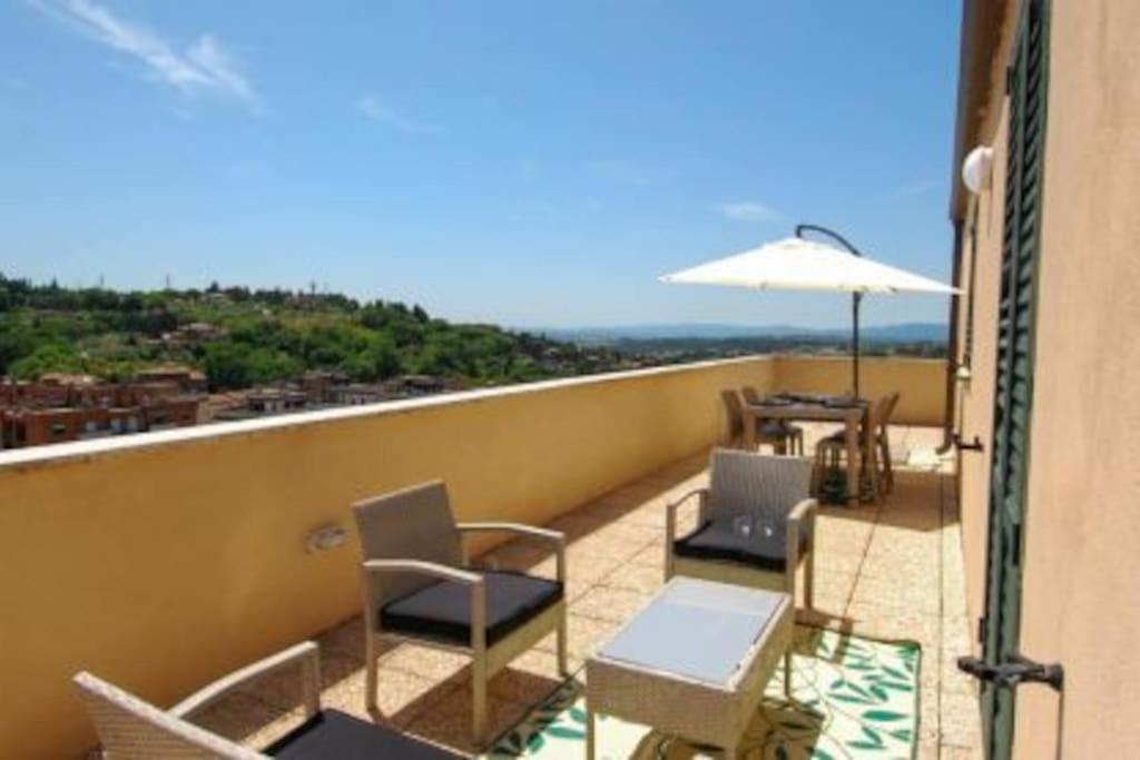 Apartamento Exclusive Penthouse With 60 M2 Panoramic Terrace Perugia Exterior foto